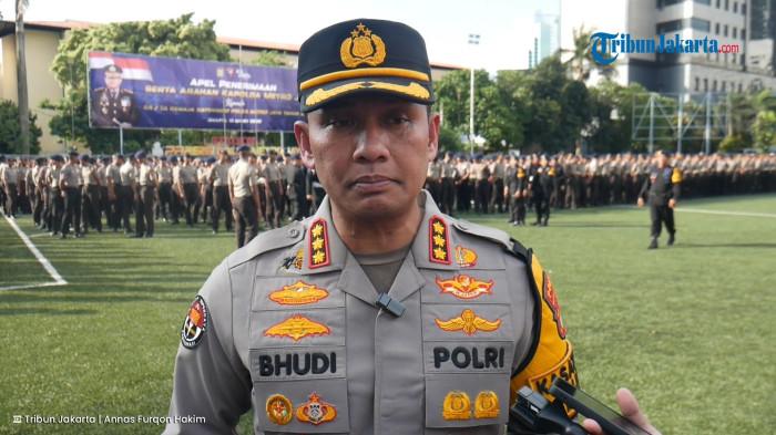 KONDISI JAKARTA - Kabid Humas Polda Metro Jaya Kombes Budi Hermanto saat diwawancarai, Jumat (13/3/2026).