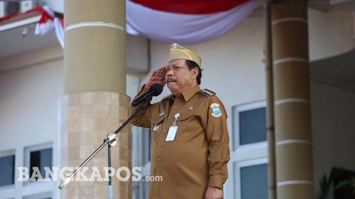 PEMBINA APEL -- Wali Kota Pangkalpinang Saparudin saat menjadi pembina apel di  apel gabungan aparatur sipil negara (ASN) di halaman Kantor Wali Kota Pangkalpinang, Senin (3/8/2026).