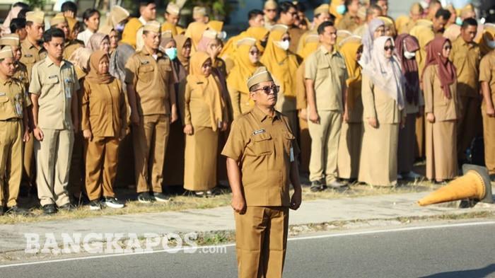 Pemerintah Kota (Pemkot) Pangkalpinang menggelar apel gabungan aparatur sipil negara (ASN) di halaman Kantor Wali Kota Pangkalpinang, Senin (3/8/2026).