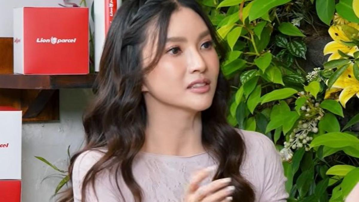 KABAR ARTIS - Boyong anak pindah ke rumah baru, Sarwendah akui kini masih ngontrak.