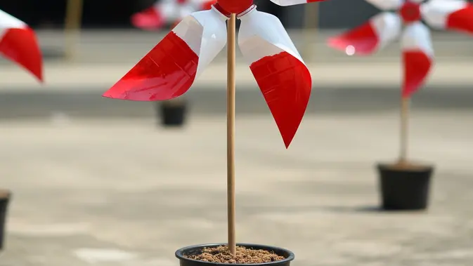 Kincir Angin Merah Putih dari Botol Plastik Bekas (AI Generated)