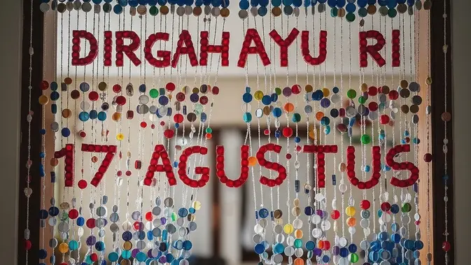 Tirai Pintu dari Tutup Botol Bekas (AI Generated)