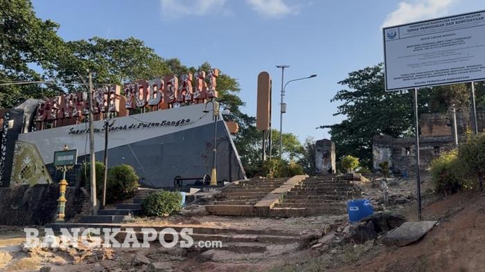 Asnawi Juru Pelihara Cagar Budaya Balai Pelestarian Kebudayaan (BPK) Wilayah V. Selama hampir 16 tahun merawat dan menjaga benteng peninggalan Belanda yang dibangun pada 1825 agar tetap lestari dan terhindar dari vandalisme, Senin (3/8/2026).