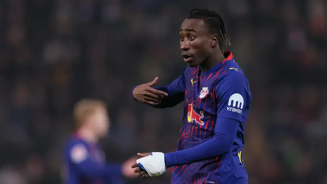 Yan Diomande - RB Leipzig Yan Diomande memilih tetap tenang ditengah gembornya rumor transfer dirinya. (AFP)
