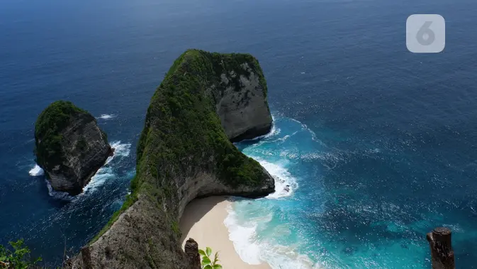 Pantai Kelingking di Nusa Penida, Bali. (Liputan6.com/Asnida Riani)