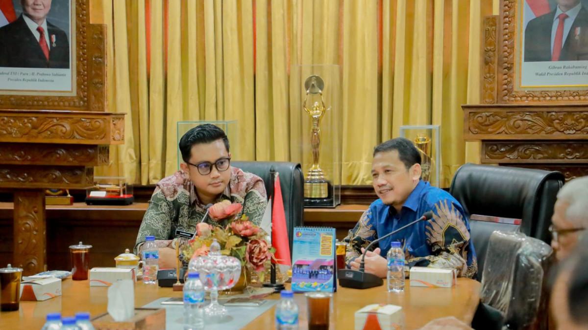 PELAYANAN PUBLIK KLATEN - Bupati Klaten Hamenang Wajar Ismoyo berdialog dengan Pimpinan Ombudsman RI mengenai komitmen peningkatan pelayanan publik dan percepatan penanganan aduan masyarakat, Jumat (31/7/2026).