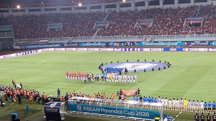 TERTINGGAL DUA GOL - Timnas Indonesia tertinggal dua gol dari Vietnam pada pertandingan babak pertama di Stadion Pakansari, Bogor, Senin (3/8/2026). Tribunnews/Abdul Majid