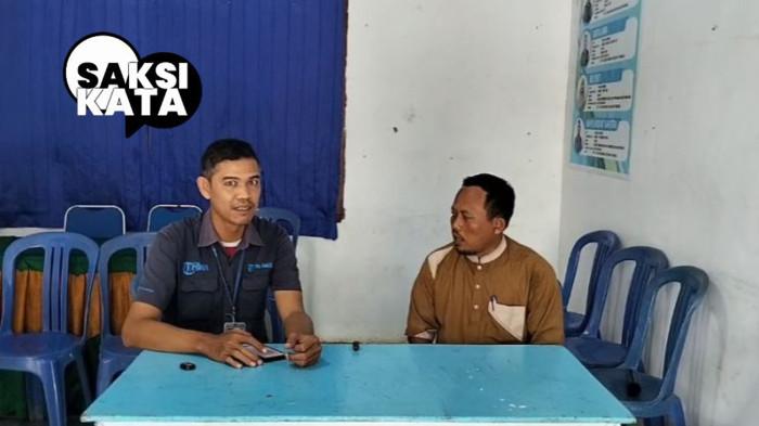 PAPARKAN KRONOLOGI - Kepala Desa Bukit Bungkul, Cecep Supriyadi, saat wawancara bersama Jurnalis Tribun Jambi, Frengky Widarta, di Balai Desa Bukit Bungkul, Kecamatan Renah Pamenang, Kabupaten Merangin, Senin (3/8/2026).