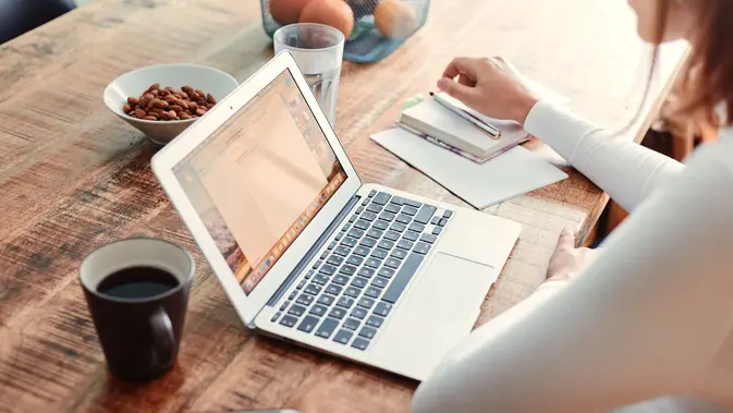 Pagi hari adalah waktu fokus terbaik. [Dok/Pexels.com/Lucie Liz].