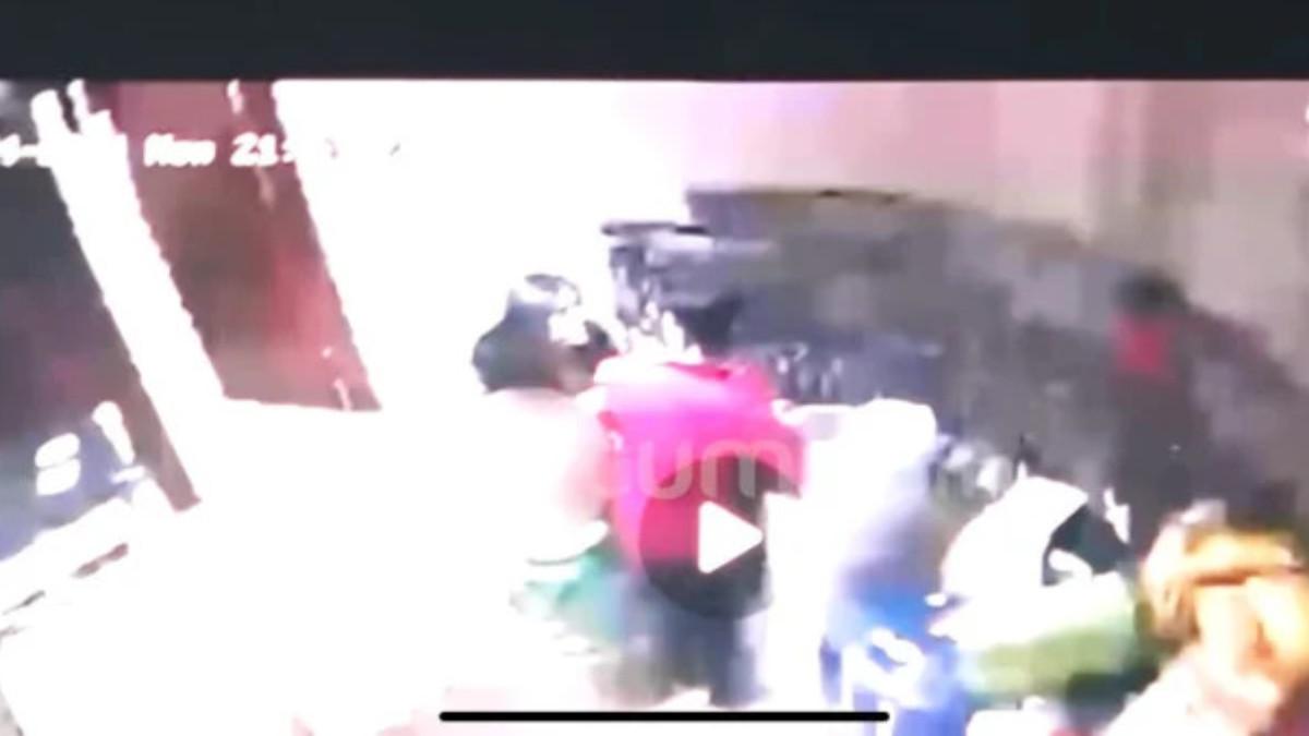 PERTIKAIAN ARTIS - Rekaman CCTV yang memperlihatkan kemarahan Sarwendah.