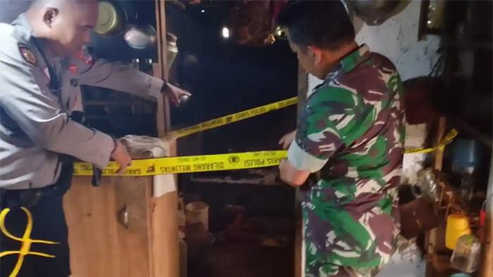 ANAK BUNUH AYAH - Arifin (73), warga Desa Lubuk Mumpo, Kecamatan Kota Padang, Kabupaten Rejang Lebong, Jambi tewas di tangan anak kandungnya, Sahrun alias Harun (38), Senin (3/8/2026).