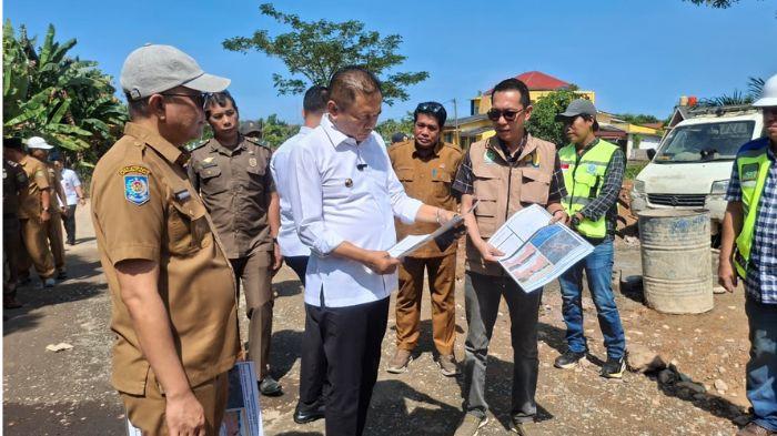 Rachmat Riyanto bersama rombongannya