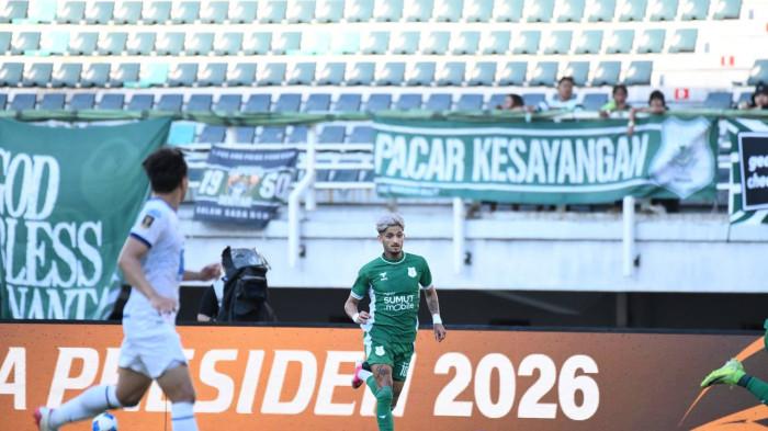 PSMS MEDAN - Aksi penyerang PSMS Medan, Phillerson saat melawan Port FC di Piala Presiden 2026