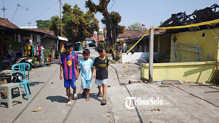 LUDES TERBAKAR - Suasana di sekitar lokasi kebakaran Asrama Polisi (Aspol) Panularan, Laweyan, Solo, Jawa Tengah, Selasa (4/8/2026). Aspol Panularan mengalami musibah kebakaran pada Jumat (31/7/2026). Sejumlah korban kebakaran Aspol Panularan enggan menerima bantuan rumah susun (rusun) untuk hunian sementara. Para korban yang mayoritas lansia keberatan jika menempati lantai atas.