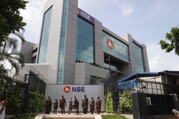 Investors Turn Cautious as Sensex, Nifty Pause After Four-Day Rally Ahead of RBI Decision