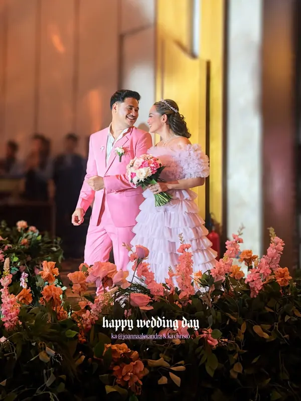 Pernikahan Joanna Alexandra dengan Immanuel Christover didominasi dengan nuansa serba pink (@joannaalexandra)