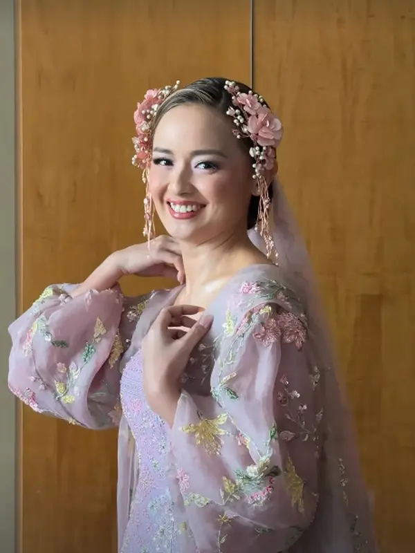 Pernikahan Joanna Alexandra dengan Immanuel Christover didominasi dengan nuansa serba pink (@joannaalexandra)