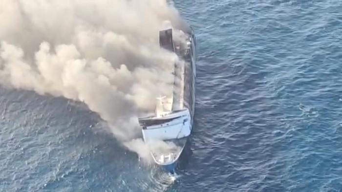 TERBAKAR - KMP Mutiara Sentosa 2 terbakar di Perairan Sumenep, Madura, Jawa Timur. Simak profil dan spesifikasi kapal tersebut.