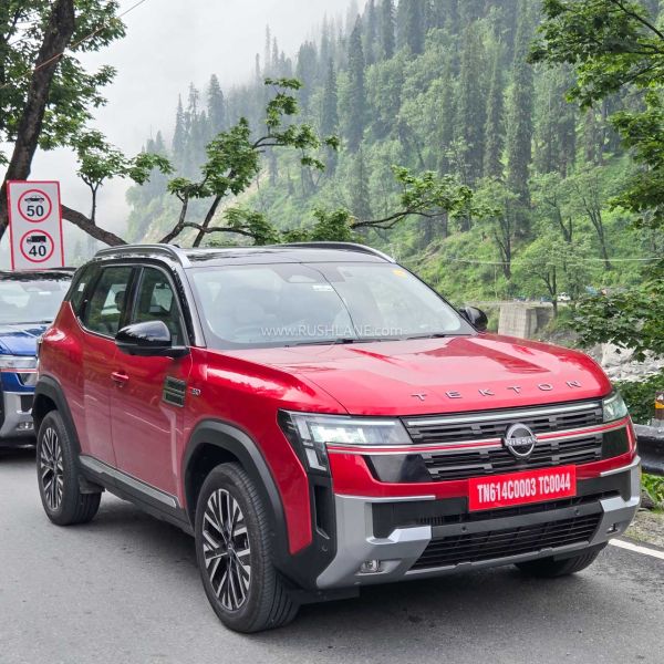 60 Nissan Tekton Convoy To Leh