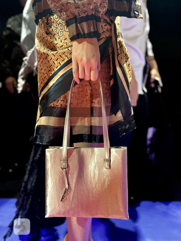 Brand tas Hahm Eun Jung T-ara, Euneun, debut dalam presentasi koleksi LAKON Indonesia, 