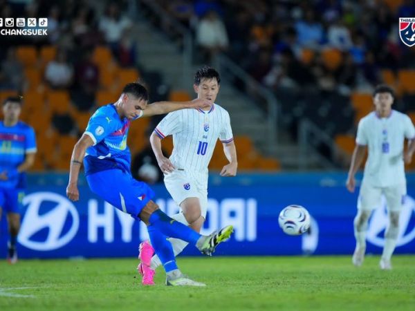 Christian Rontini dan Woorachit Kanitsribumphen saling berduel dalam laga Filipina Vs Thailand di New Clark City Athletics Stadium, Capas, Selasa (4/8/2026).