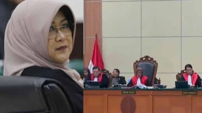 KABULKAN - Christina Endarwati (tengah), ketua majelis hakim Pengadilan Negeri Jakarta Timur yang menerima pembelaan atau eksepsi terdakwa kasus pencemaran nama baik terkait tudingan ijazah palsu Presiden ke-7 RI Joko Widodo (Jokowi), Tifauzia Tyassuma atau Dokter Tifa.