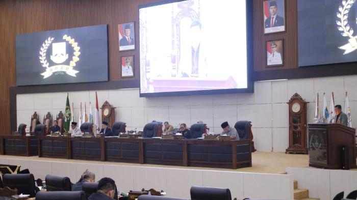 DPRD Provinsi Banten menggelar rangkaian Rapat Paripurna dengan agenda pembahasan empat Rancangan Peraturan Daerah (Raperda) usul DPRD di Ruang Rapat Paripurna DPRD Provinsi Banten, Selasa (4/8/2026).