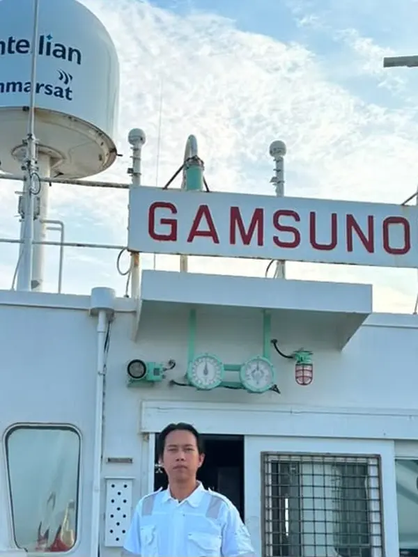 Daryl Josua Makaminang, Third Officer di kapal Gamsunoro.