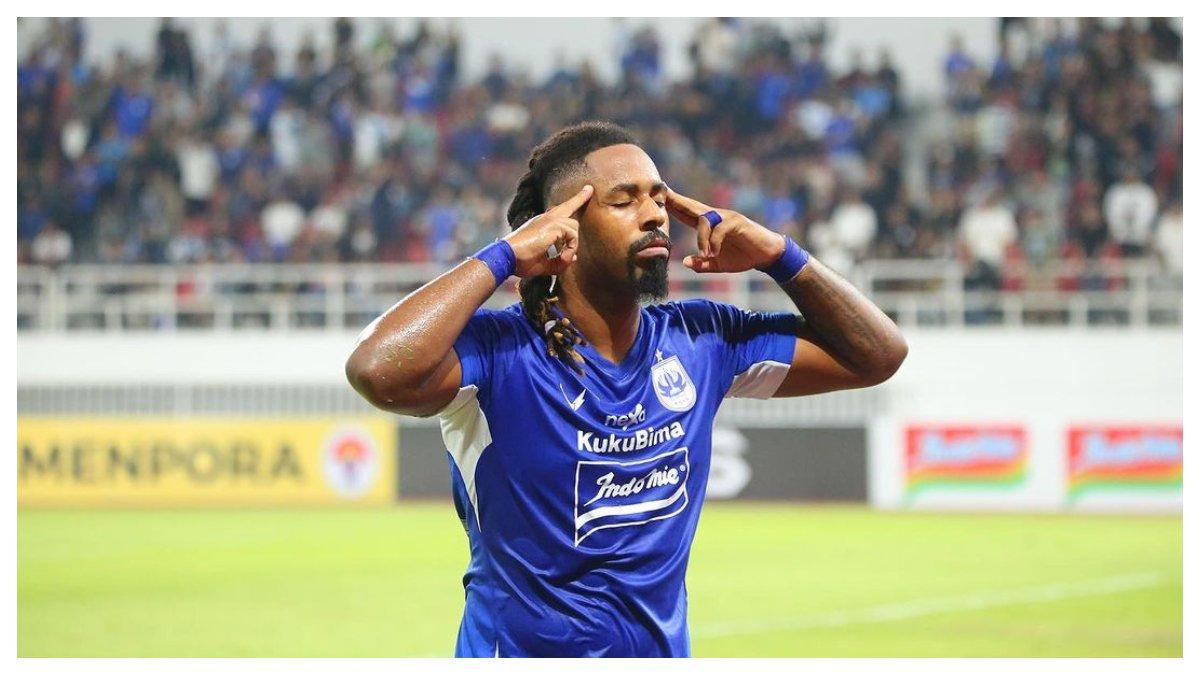 Foto Carlos Fortes saat memakai jersey PSIS Semarang. Carlos Fortes dikabarkan batal gabung Semen Padang karena tak lolos tes medis.