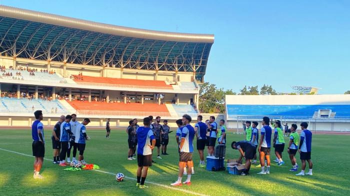 Keterangan: Pemain PSIM Yogyakarta saat menjalani latihan perdana di Stadion Mandala Krida, Yogyakarta, Senin (20/7/2026).