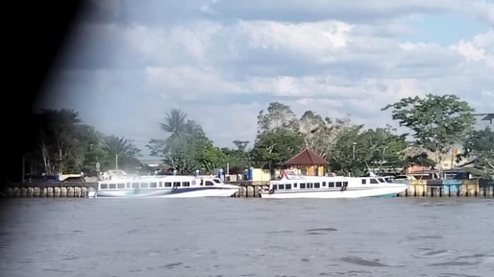 JADWAL SPEEDBOAT – Tampak speedboat saat bersandar dekat Pelabuhan Kayan II Tanjung Selor, Selasa 7 Juli 2026. Simak jadwal dan tarif speedboat reguler rute Tanjung Selor–Tarakan hari ini, Selasa (7/7/2026). (TribunKaltara.com/Amir)
