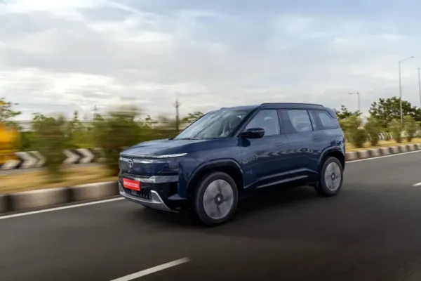 tata sierra.ev profile motion shot.jpg tata sierra.ev profile motion shot.jpg
