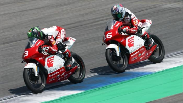 Mengawali akhir pekan balap di Buriram, Abimanyu mencatat hasil positif pada sesi kualifikasi dengan menempati posisi kelima, sementara Giovanni berada di posisi ke-15.  Berlangsung pada hari Sabtu (1/8) memulai Race 1 dari baris tengah, Abimanyu langsung bersaing di kelompok depan dan tetap tenang meskipun balapan sempat dihentikan akibat red flag.