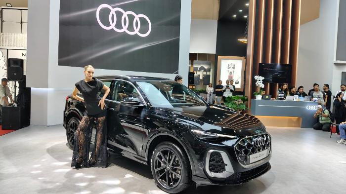 Momen peluncuran The New Audi Q5 SUV pada ajang GAIKINDO Indonesia International Auto Show (GIIAS) 2026 di ICE BSD City, Tangerang, Rabu (5/8/2026).