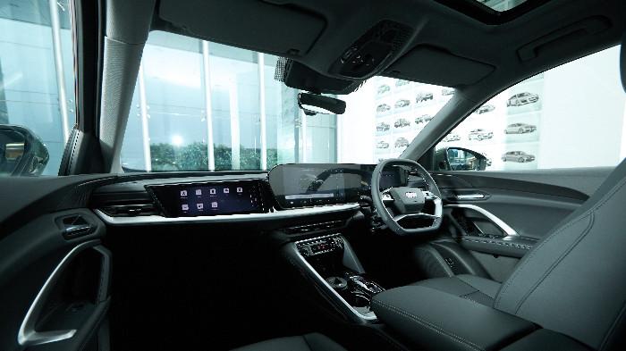 Interior The New Audi Q5 SUV.