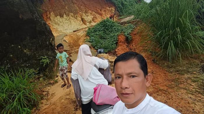 Guru SD 006 Rambah Dusun Sungai Bungo Soekarno Nasution