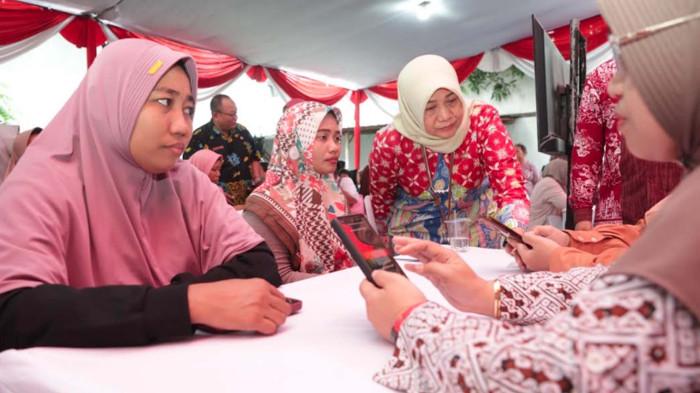 ILUSTRASI PERLINSOS SURABAYA - Kota Surabaya mencatat capaian hampir 100 persen dalam uji coba pendaftaran Perlindungan Sosial (Perlinsos) Digital 2026