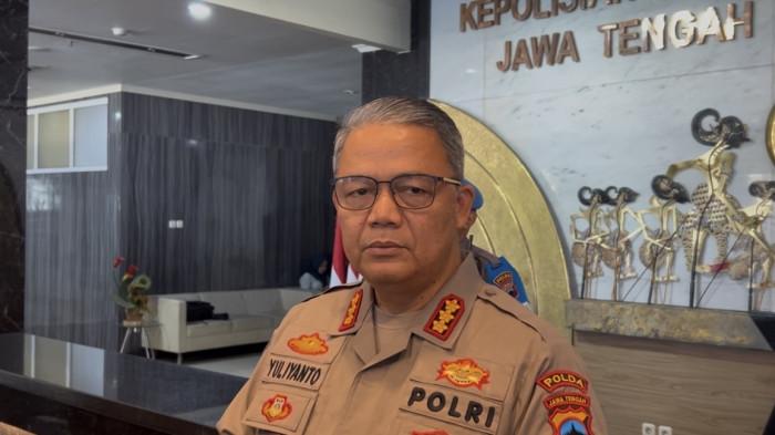 BERI KETERANGAN – Kabid Humas Polda Jawa Tengah, Kombes Pol Yuliyanto memberikan keterangan mengenai penahanan mahasiswa berinisial IAM di Mapolda Jateng, Kota Semarang, Kamis (6/8/2026). Polisi menetapkan IAM sebagai tersangka setelah diduga membuat dan menyebarkan foto serta video pornografi hasil manipulasi AI menggunakan wajah mantan kekasihnya.