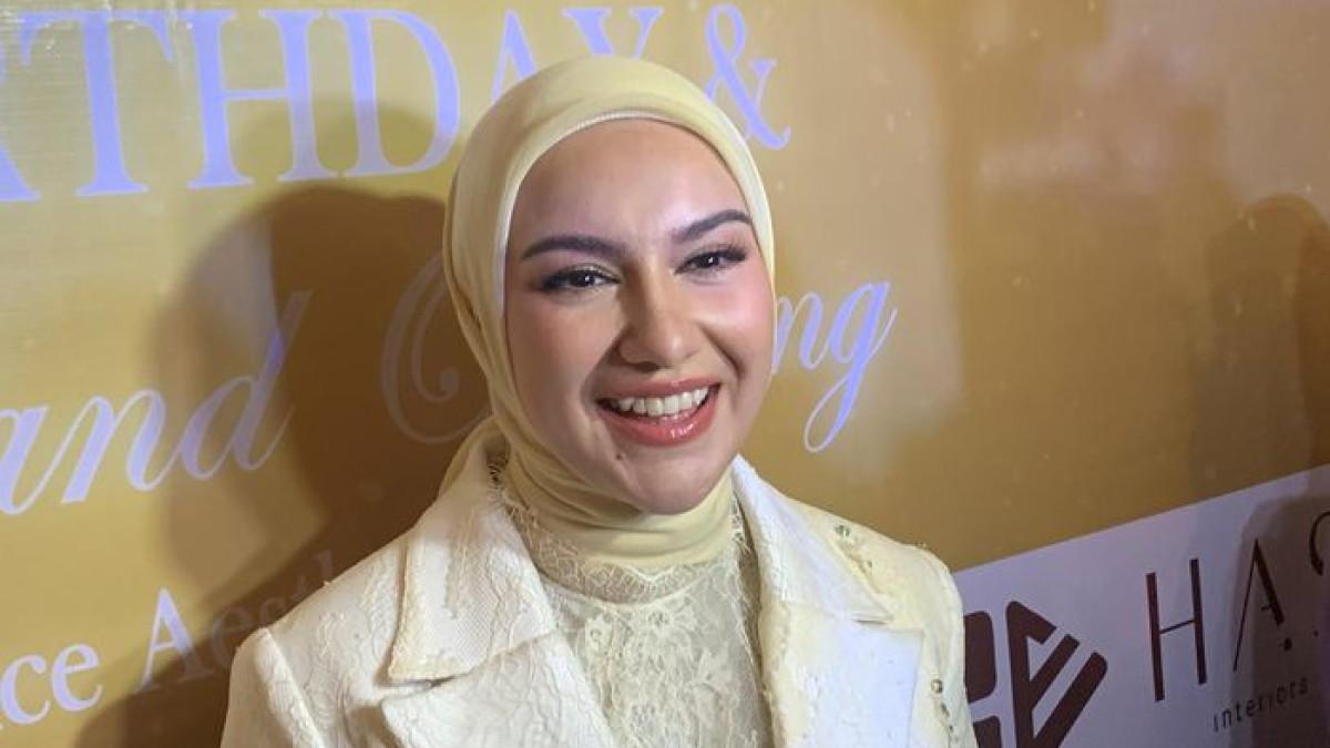 KEHIDUPAN IRISH BELLA - Genap 30 Tahun, Irish Bella Pilih Jadi Pengusaha dan Fokus Urus Keluarga.