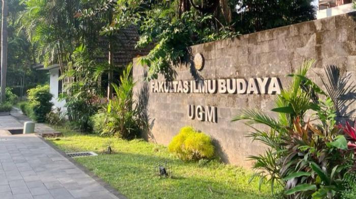 Fakultas Ilmu Budaya dengan Kantin Sastra di dalamnya. (Sumber: Pinterest)
