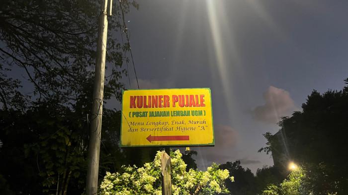 Pusat Jajanan Lembah (Pujale) UGM.