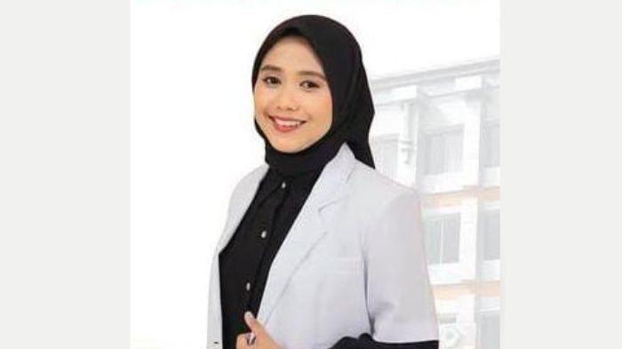 dr. Renanda Maulidya Fadyla (RM)