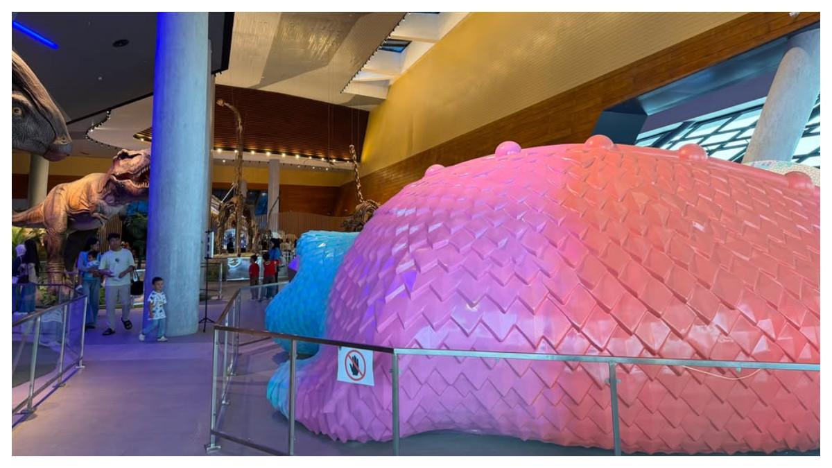 MUSEUM TAHIR SOLO- Potret spot unik dan menarik di Museum Tahir Solo, berupa reptil yang sukses jadi replika, diadaptasi dari bentuk atap karya Antonio Gaudi di Barcelona, Selasa (4/8/2026)