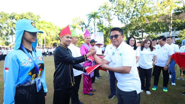 HUT RI - Gubernur Sulawesi Utara (Sulut) Mayjen TNI (Purn) Yulius Selvanus  mengajak masyarakat memperkuat semangat nasionalisme menjelang Hari Ulang Tahun ke-81 Kemerdekaan Republik Indonesia.