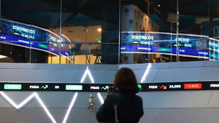 BURSA EFEK - Suasana di Bursa Efek Indonesia (BEI), Jakarta, beberapa hari lalu. IHSG diperkirakan menguat pada perdagangan hari ini, Senin (1/12).