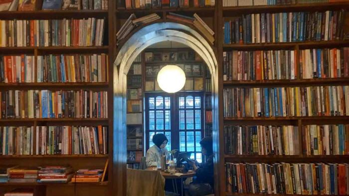 20260805 - Perpustakaan di Renaisansi dan Theotraphi Sleman Jogja