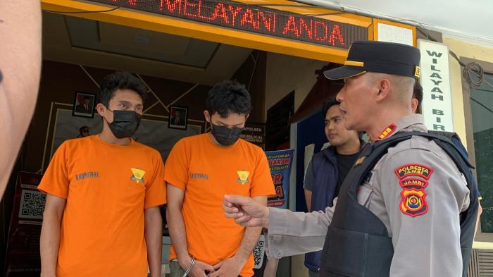 MALING MOTOR - Dua orang pencuri kendaraan bermotor ditangkap Polsek Jambi Selatan. Jaksa Penuntut Umum Kejari Jambi menuntur Hedo Susanto dengan pidana penjara selama 2,5 tahun, dan Rizki Ardika Saputra 1,5 tahun.