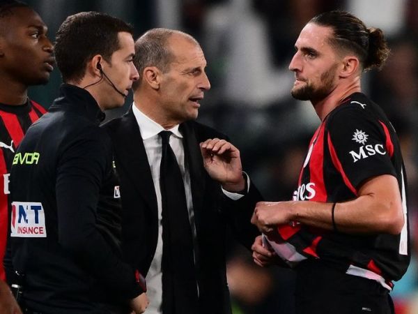 Pelatih AC Milan, Massimiliano Allegri, gagal membawa timnya juara bahkan tak bisa finis di Zona Liga Champions.