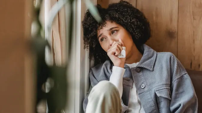 Cara Mengenali Orang yang Tidak Bahagia Dilihat dari Kebiasaan Sehari-hari. (Photo by Liza Summer from Pexels)