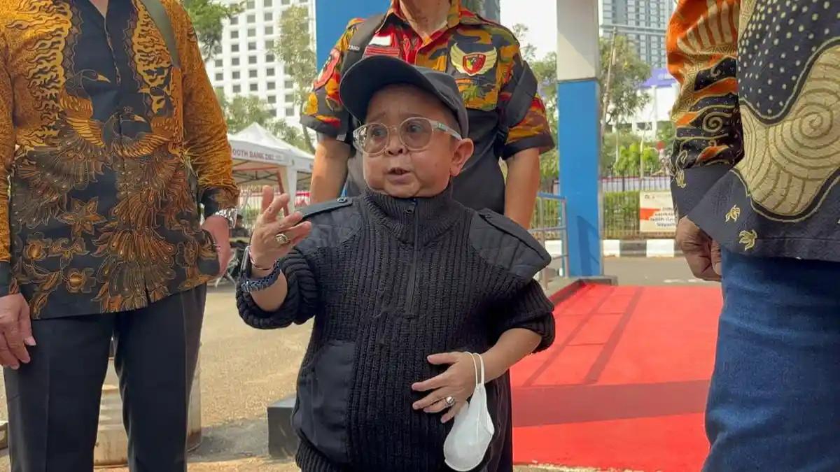 KABAR ARTIS - Daus Mini mendatangi Sentra Pelayanan Kepolisian Terpadu (SPKT) Polda Metro Jaya, Semanggi, Jakarta Selatan, Jumat (7/8/2026).
